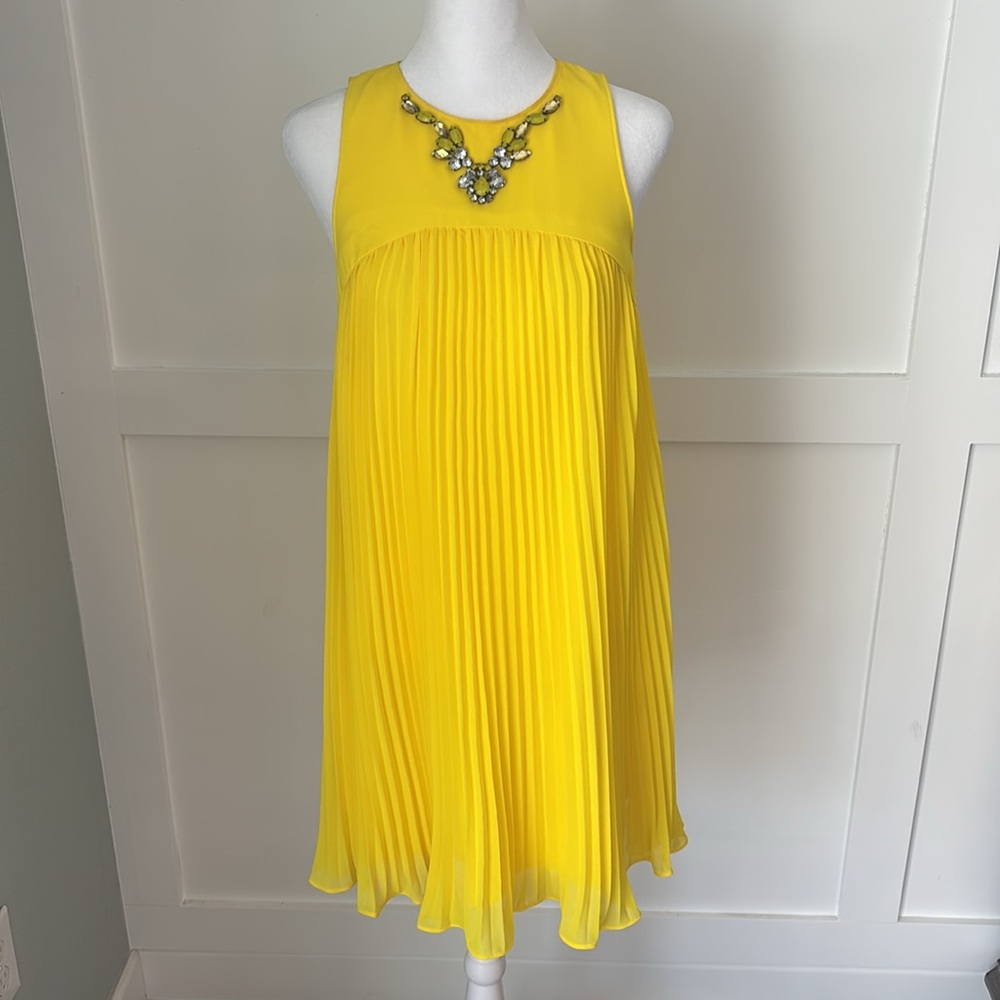 Ted Baker Yellow Pleated Sleeveless Dress size 1 in excellent condition
